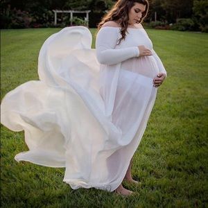 Plus size maternity dress
